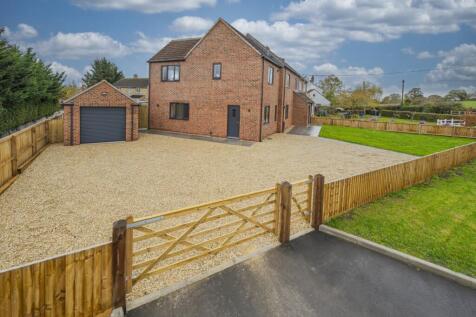 Front of Property - EweMove Swindon South