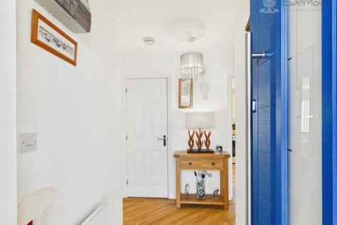 EWEMOVE SOUTH MOLTON - ENTRANCE