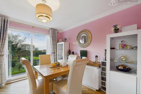 EWEMOVE SOUTH MOLTON - DINING ROOM