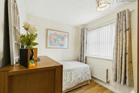 EWEMOVE SOUTH MOLTON - BEDROOM 2