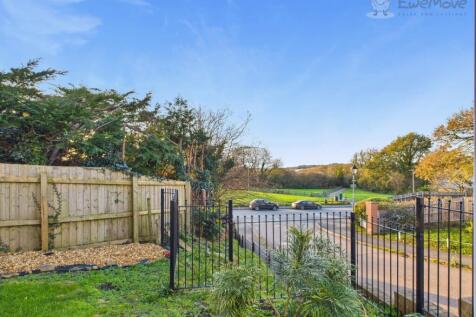 EWEMOVE SOUTH MOLTON - VIEW FROM PATIO