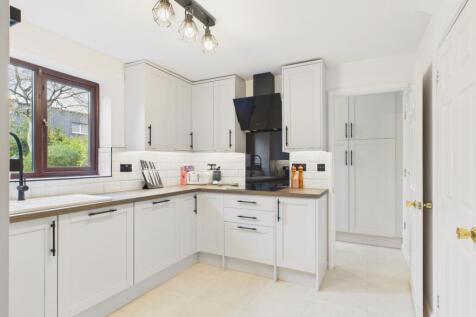 CAM05532G0-PR0009-STILL024