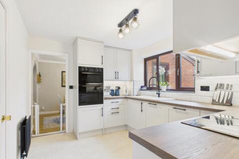 CAM05532G0-PR0009-STILL026