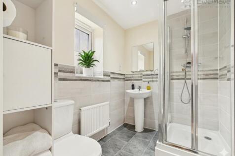 EWEMOVE SOUTH MOLTON - MASTER EN-SUITE