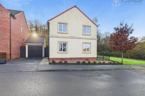 EWEMOVE SOUTH MOLTON - GARAGE