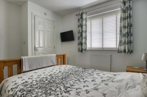 Ewemove Taunton Quartly Drive 18