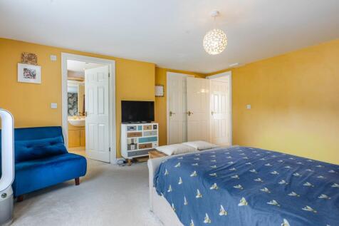 A13 - 25 St Marys Park, Paignton - 250828