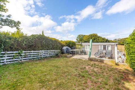 A04 - 25 St Marys Park, Paignton - 250828