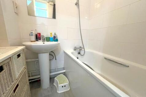 05Bathroom