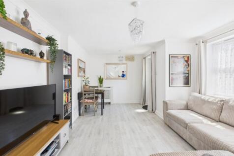 ewemove-InkermanRoad-living space
