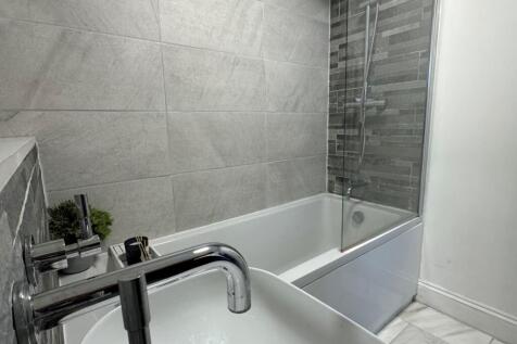 ewemove-InkermanRoad-bathroom2
