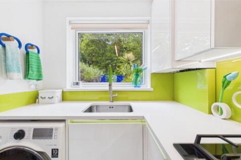 ewemove-ennelclose-kitchen
