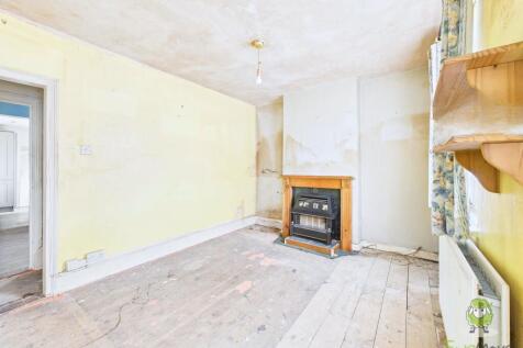 CAM01543G0-PR0130-STILL005