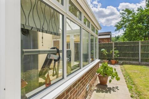 ewemove-thomasroad-outside2
