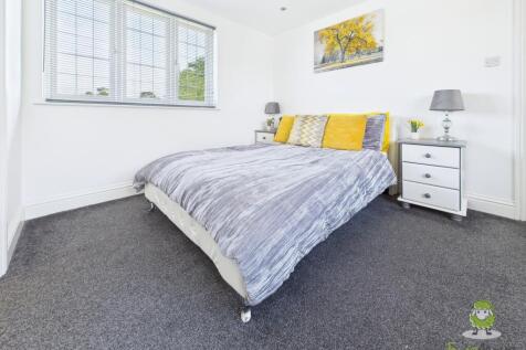 CAM01543G0-PR0132-STILL079