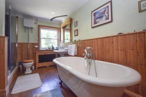 Main bathroom
