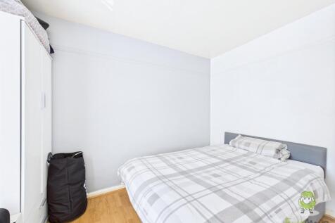 CAM01543G0-PR0129-STILL033