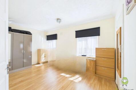 CAM01543G0-PR0129-STILL034