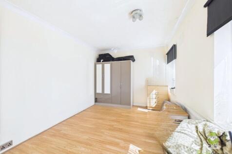 CAM01543G0-PR0129-STILL036