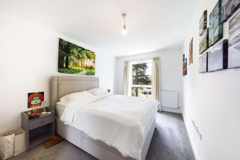 Bedroom 1 (Double)
