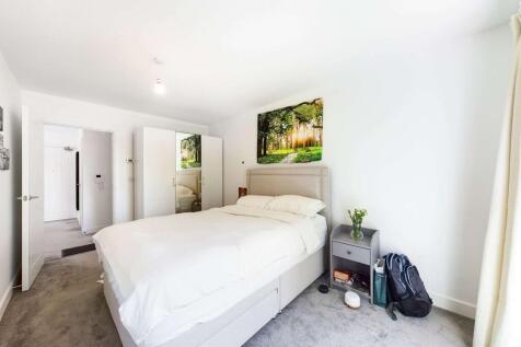 Bedroom 1 (Double)