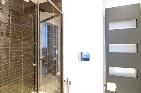 Master ensuite 3
