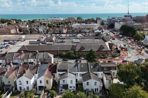 Close to the sea &amp; town centre