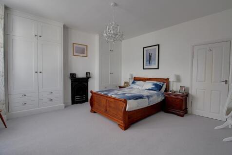 Master bedroom 2