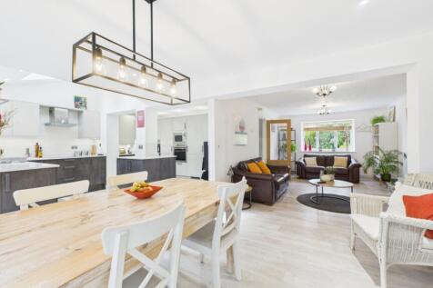 ewemove-goodwoodclose-diner2