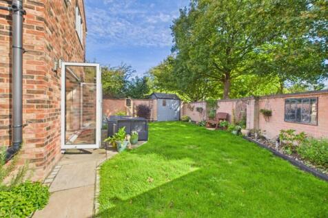 ewemove-goodwoodclose-rear garden