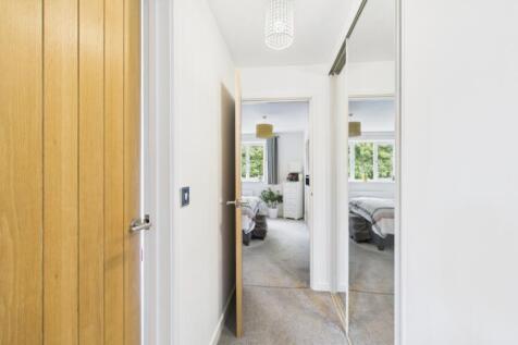 ewemove-goodwoodclose-walkinwardrobe