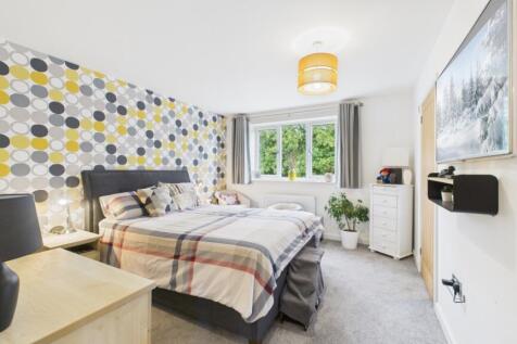 ewemove-goodwoodclose-mastersuite
