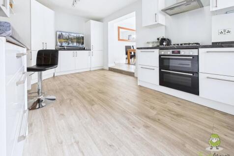 CAM01543G0-PR0160-STILL011