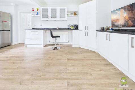 CAM01543G0-PR0160-STILL007