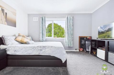 CAM01543G0-PR0160-STILL028