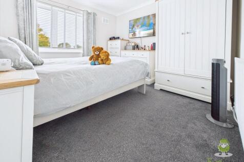 CAM01543G0-PR0160-STILL031