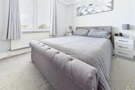 CAM01543G0-PR0155-STILL041