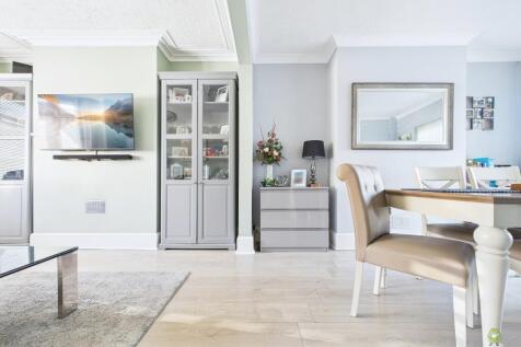 CAM01543G0-PR0155-STILL010