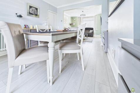 CAM01543G0-PR0155-STILL006