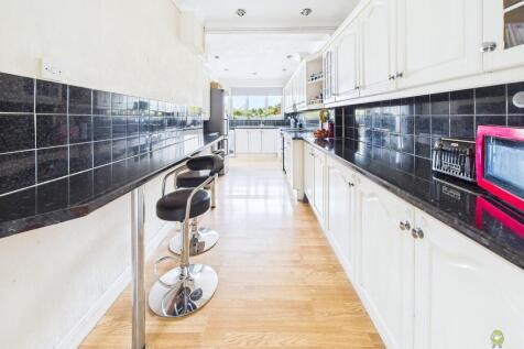 CAM01543G0-PR0155-STILL030