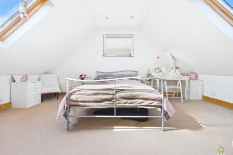 CAM01543G0-PR0156-STILL003