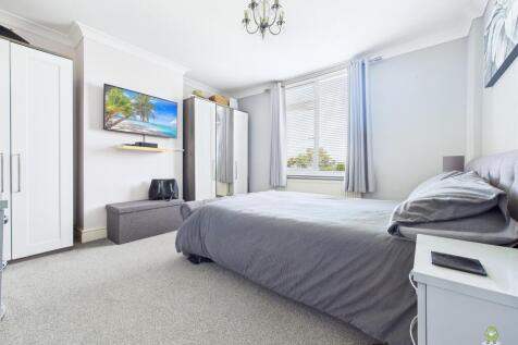 CAM01543G0-PR0155-STILL043