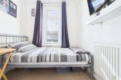 CAM01543G0-PR0155-STILL048