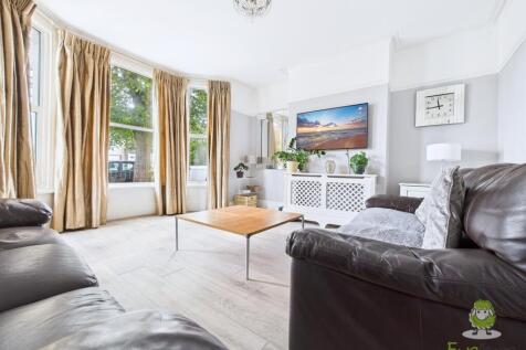 CAM01543G0-PR0161-STILL005