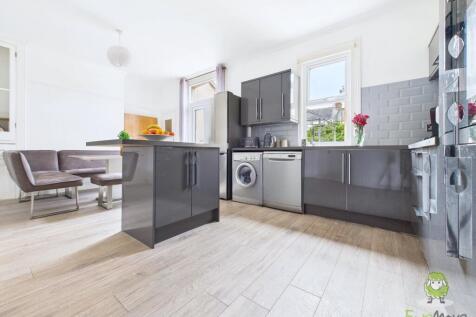 CAM01543G0-PR0161-STILL014