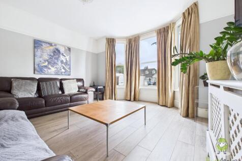 CAM01543G0-PR0161-STILL006