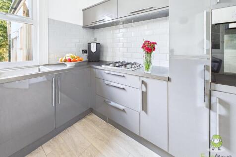 CAM01543G0-PR0161-STILL019