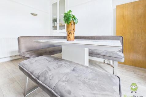 CAM01543G0-PR0161-STILL020