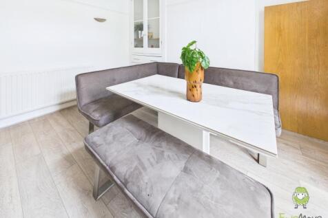 CAM01543G0-PR0161-STILL017