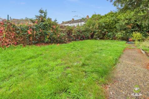 CAM01543G0-PR0161-STILL011